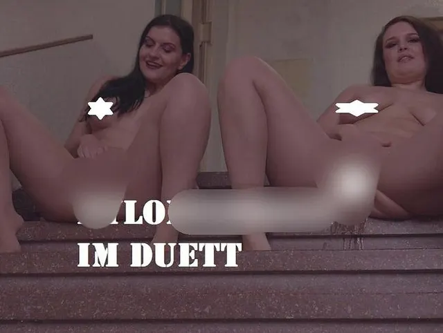 Nylonpissen im Duett