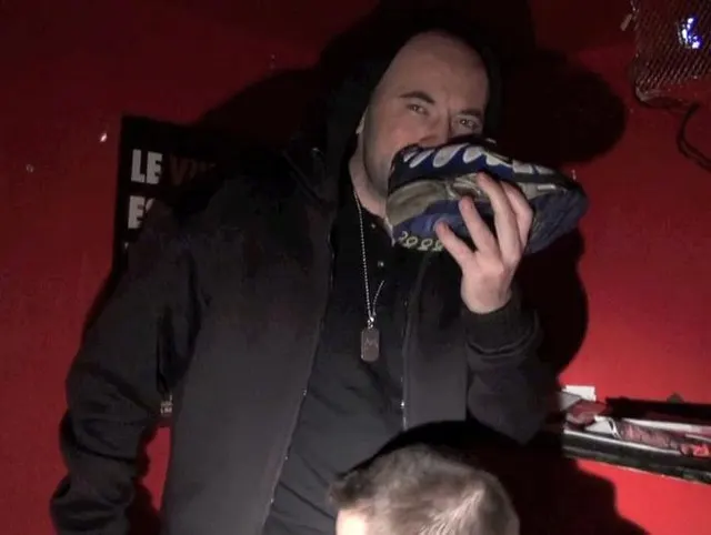 im hinterzimmer sneaker guy saugen mich