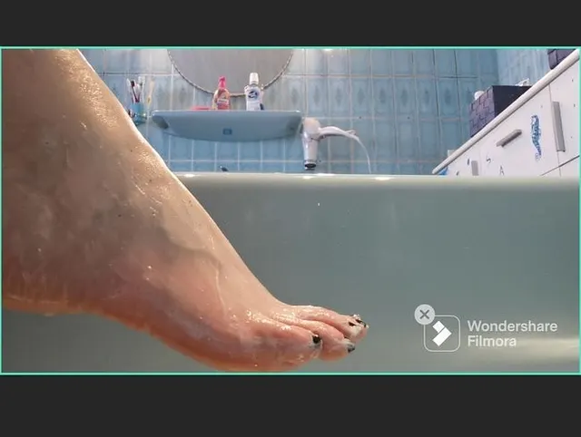 Peeling und Massage mit voller Hingabe für Queensfeet