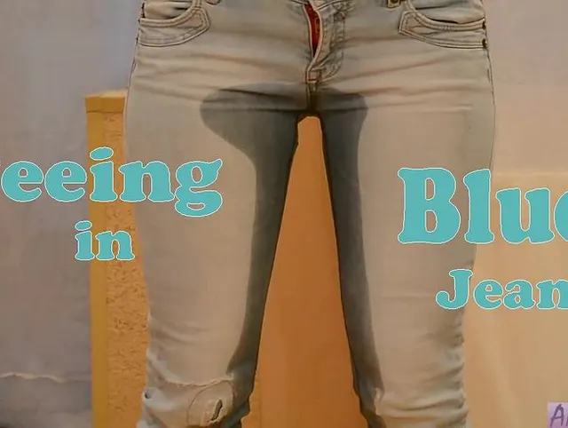 In Blue Jeans pinkeln