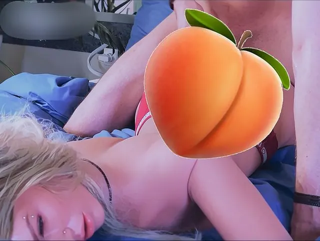 Creamiger Cumshot auf den Arsch meiner SexPuppe!