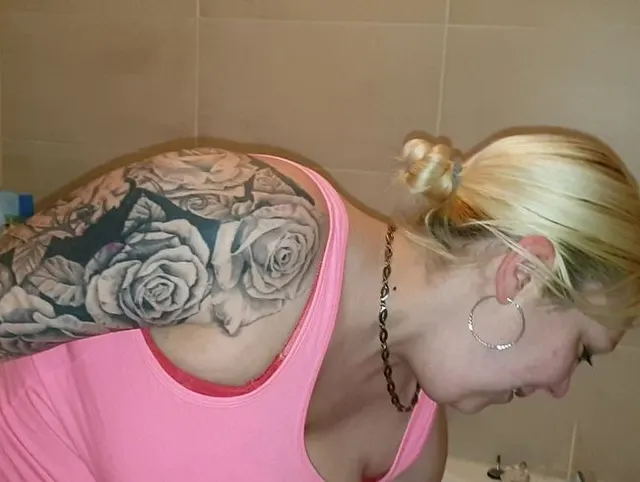 Ein paar Bier und meine Pissfotze war am platzen