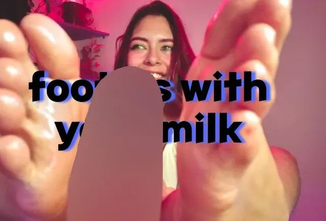 kleine Füße mit all deiner Milch, gib mir alles, lade es auf mir ab