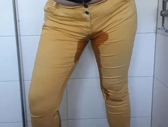 Von Gelb ins Dunkelgelb ... so färbt sich meine Hose wenn ich darin pisse ...