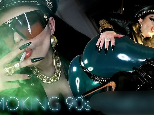 SMOKING 90s FEMDOM
