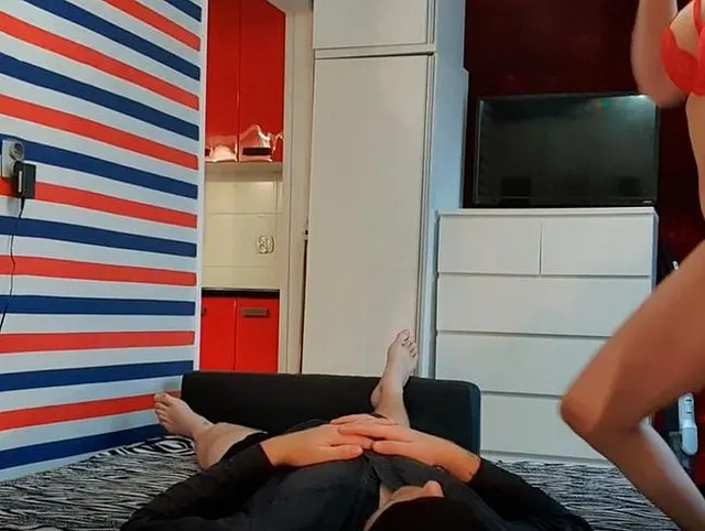 Muschi lecken, dann Kondom Sex