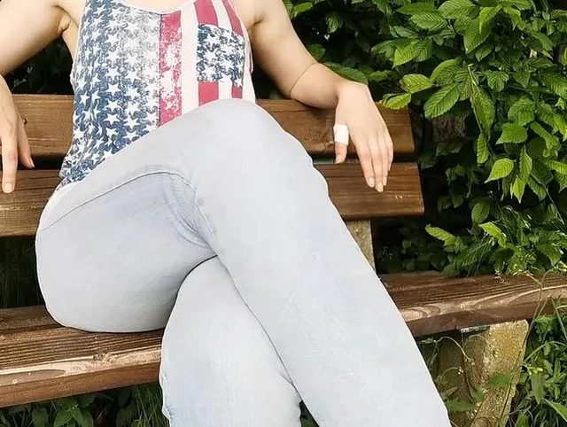 Outdoor Jeanspiss (fast erwischt)