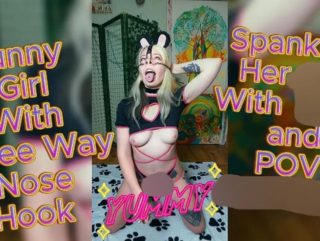 Bunny Girl mit Drei-Wege-Nasenhaken versohlt ihre Muschi