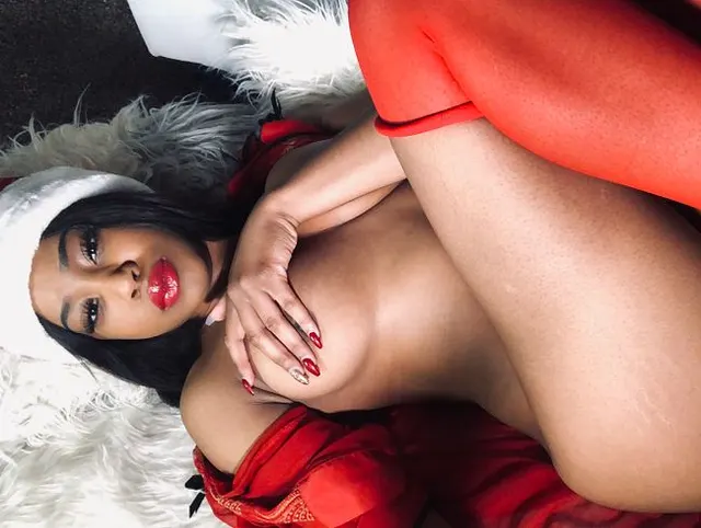 Sexy Santa Babe