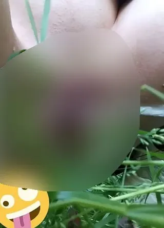 AmberBlaze macht Pinkelpaus... leg dich drunter und nimm einen Schluck von ihrem goldenen Strahl!