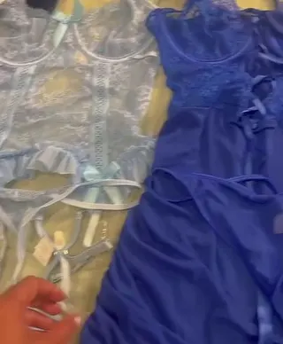 Hier stelle ich meine neuen Dessous vor... 6 verschieden....