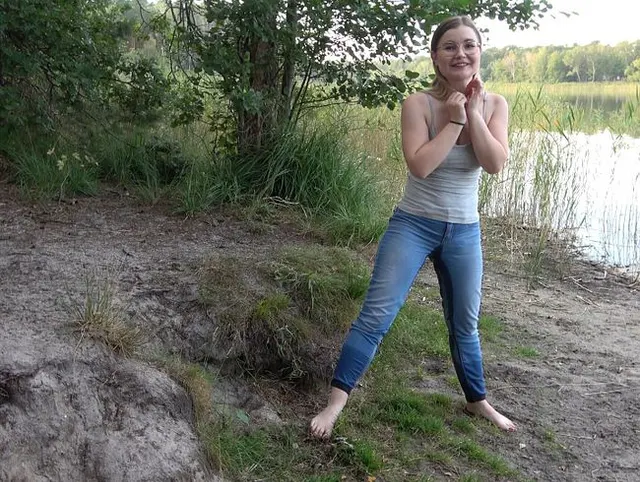 OMG ich hab mir in die Hose gemacht Mein Erstes  JeansPiss Video Natursekt