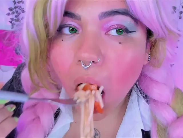 Mitsuri Kanjori ASMR: Fetisch, der Spaghetti isst und Geräusche macht
