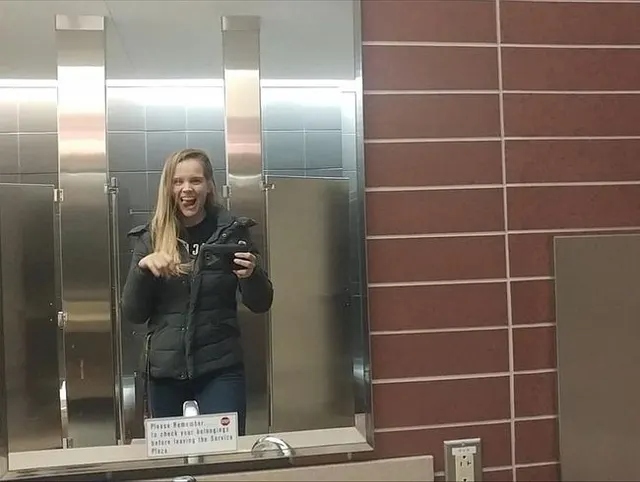 Stop # 327 - Pee & Cum bei einem Truck Stop!