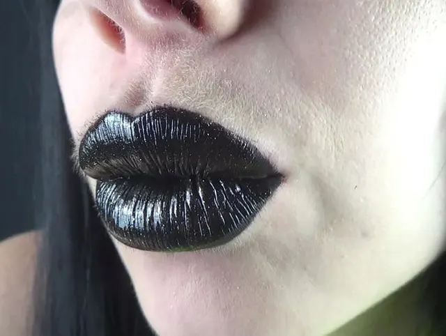 Küsse von schwarzen glänzenden Lippen ASMR JOI