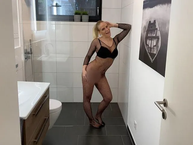 so sexy hab ich noch nie GEPISST | geile NS QUELLE ganz nah