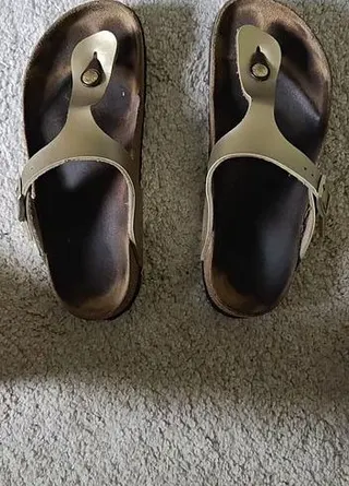 Ein Video für eine User mit meinen Birkenstocks Gizeh (ohne Ton)