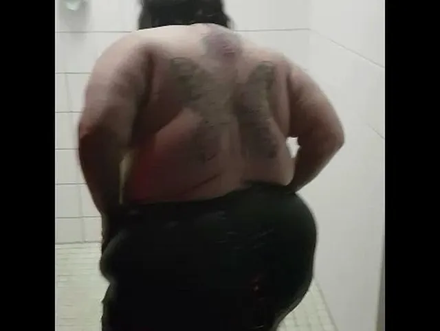 WC KAPUTT IN DIE DUSCHE GEPISST