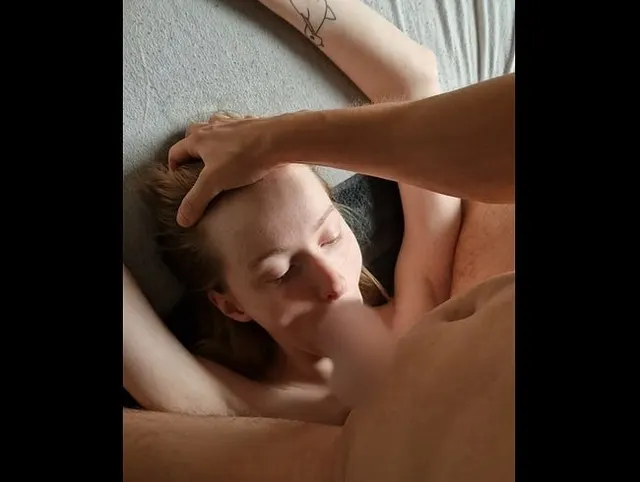 Er benutzt mein Mund als fickloch (ohne Ton)