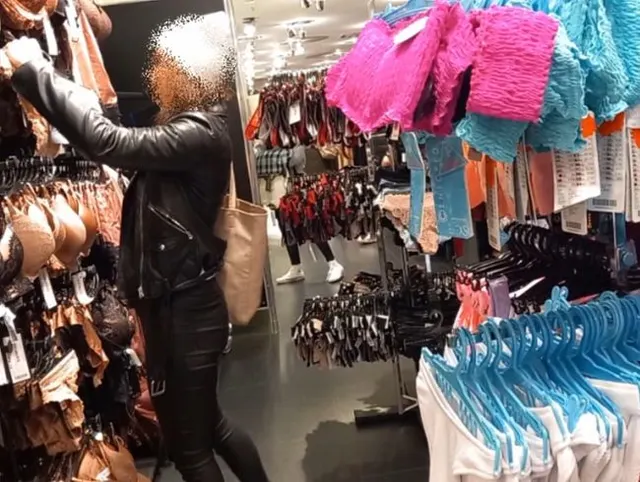 hübscher Fremden in den Slip gewichst !