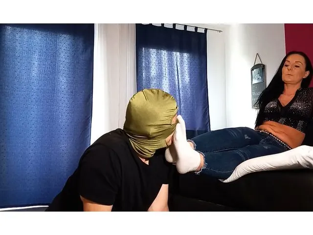 Schnüffel mir an meinen schwitzigen Socken
