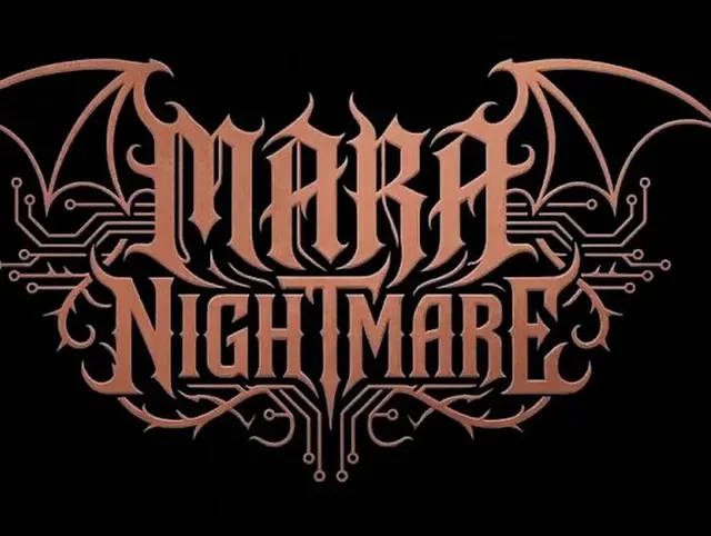 Muschi mit riesen Dildo gesprengt