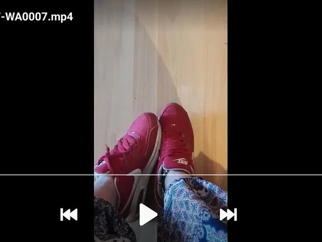 Mit meinen roten Nike Air Max gespielt
