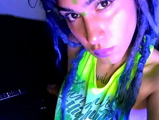 Galactic Blue She wants to be fucked in pantyhose
