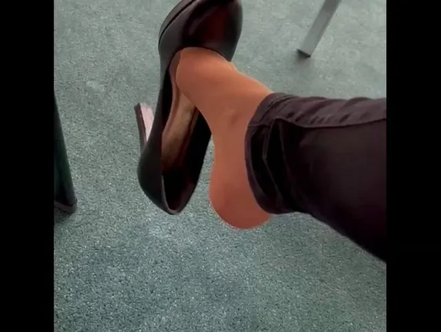 Best of Sperma Heels Pumps Alltag! Voll gewichst ins Büro und dann die Sahne aus den Eiern treten