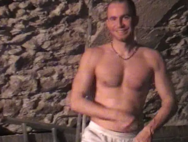 gerade giu beim Joggen meinen Schwanz lutschen
