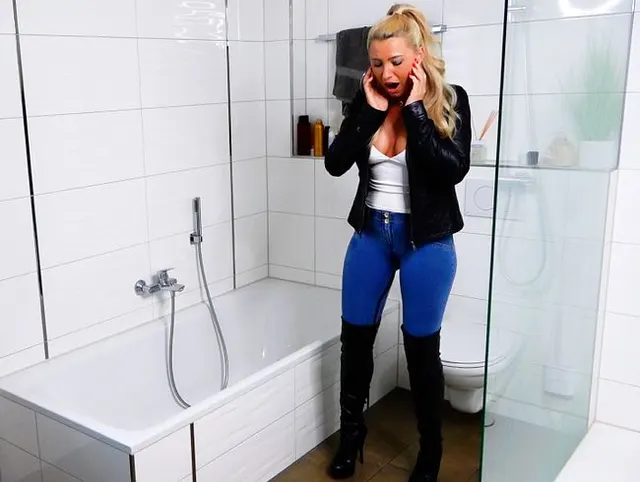 Perverser Jeans-Stiefel-Piss Overkill mit ANALEN FOLGEN | DAS war echt unfassbar VERSAUT...!