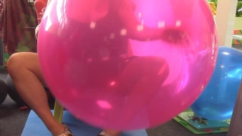 2 große Kristallballons NON-POP! Stachelheels, Nylons..