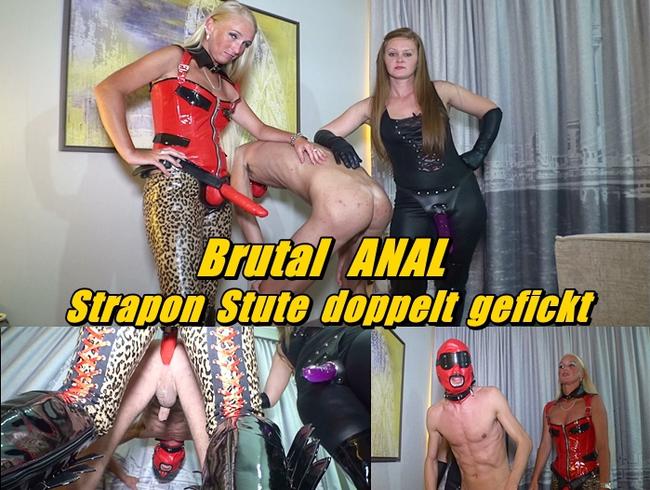 ANAL –  Strapon Stute doppelt gefickt