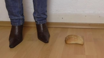 Brötchen unter meinen Sohlen