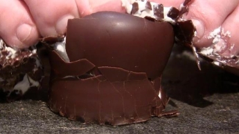 Crushing Schokokuss – Wunschvideo