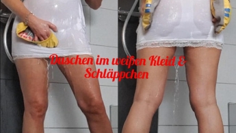 Duschen im weißen Kleid & Schläppchen, behaart