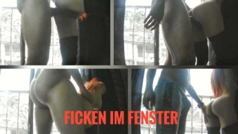 FICKEN IM FENSTER