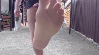 FSH und Legging auf dem Hof