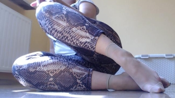 Footjob + Nylonsocken + Spass