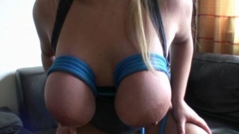 Geile Bondage-Titten