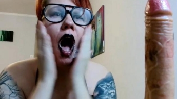 Hardcore-Dildo Deep Throat mit viel Speichel