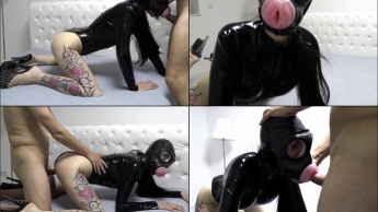 Heavy Rubber Face Fuck Blowjob Mask