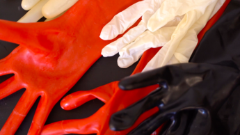 Ich weiß, dass du Latexhandschuhe liebst