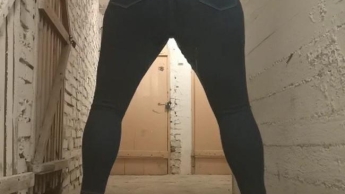 Jeanspisse im Keller und mehr