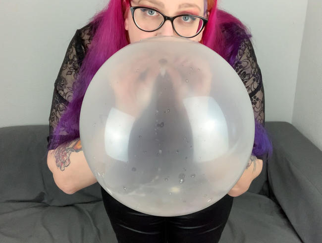 Jede Menge Spucke im Ballon
