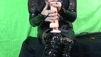 Lady Donna zeigt dir Null, was ein richtiger Penis ist!