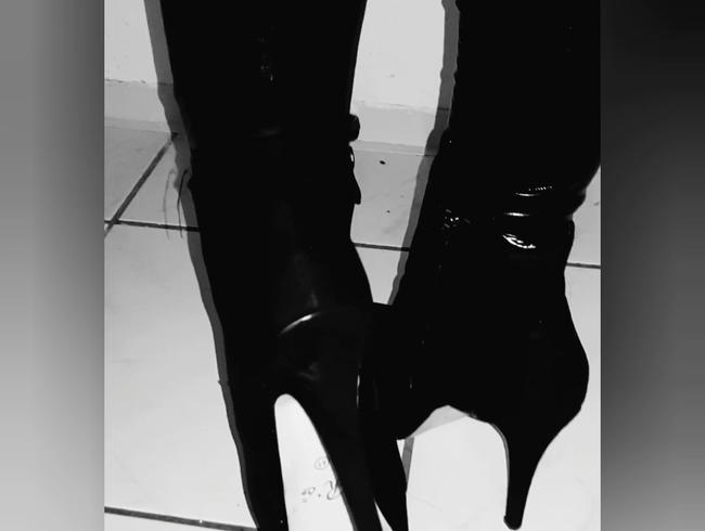 Lady heels