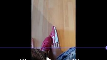 Mit meinen roten Nike Air Max gespielt