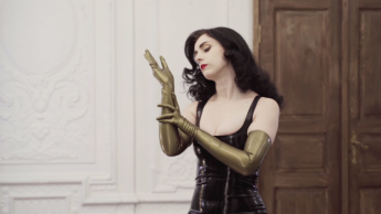Passend zu goldenen Latexhandschuhen ASMR