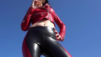 Public Latex Smoking | Ich rauche und du wichst